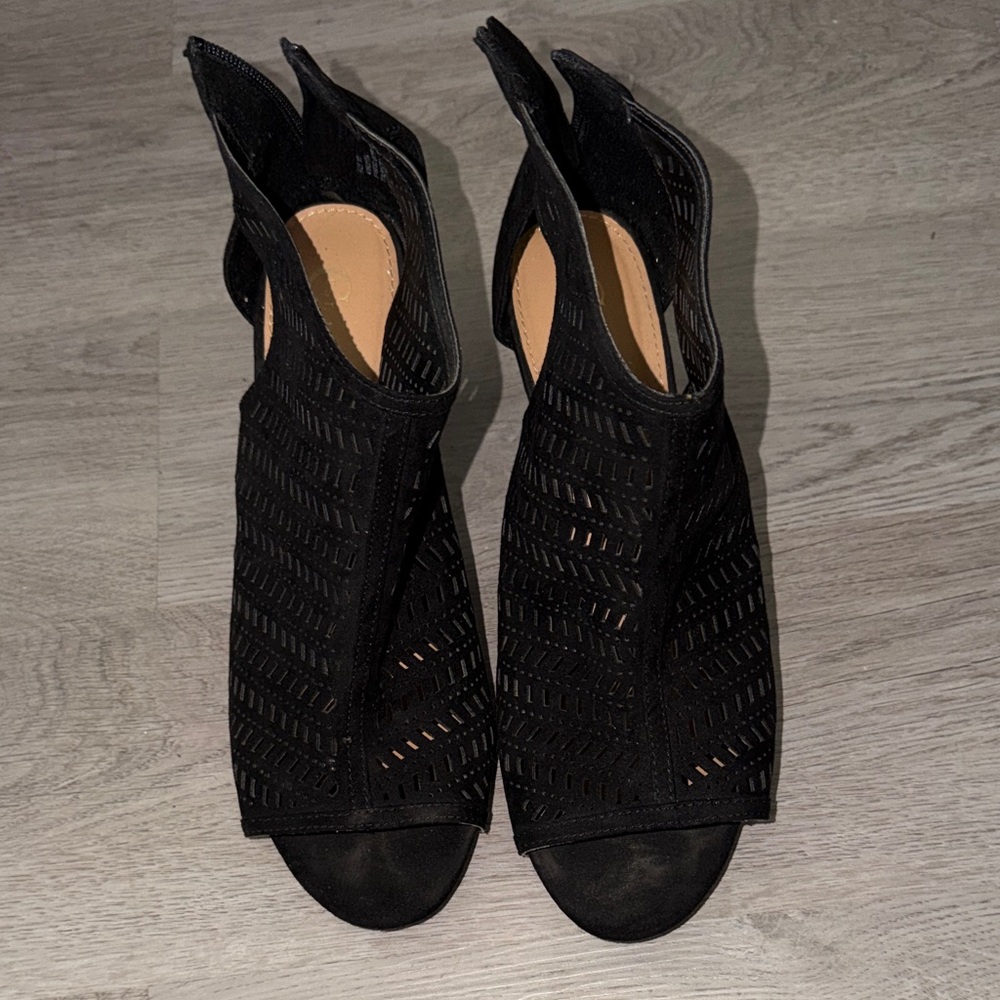 Elegant Black Women's Shoes